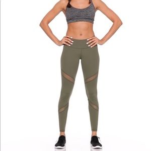 2-Mid-Rise Mesh-Panel Compression leggings